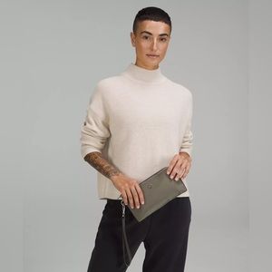 Like New Lululemon | Curved Wristlet